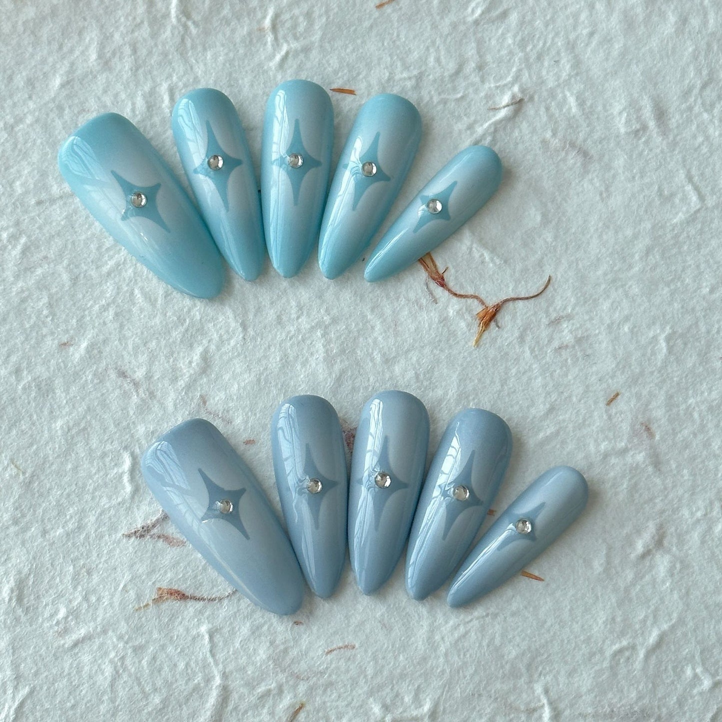Cream-blue Four-pointed Star Press on Nail