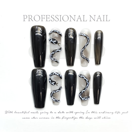 Black Snake Press on Nail - Laura MarlaPress on Nail
